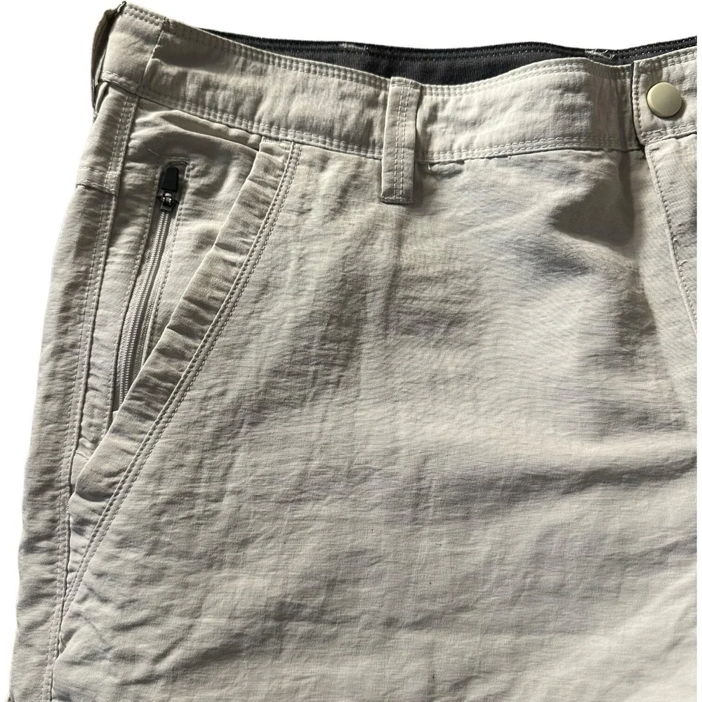 NordicTrack Cargo Shorts Khaki 3 Zip Pockets Hiking‎ Camp Casual Mens Size 42